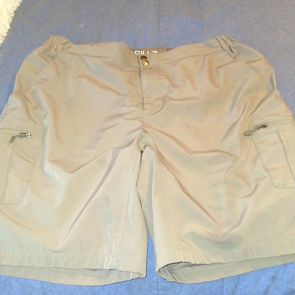 GILLZ fishing shorts men's large